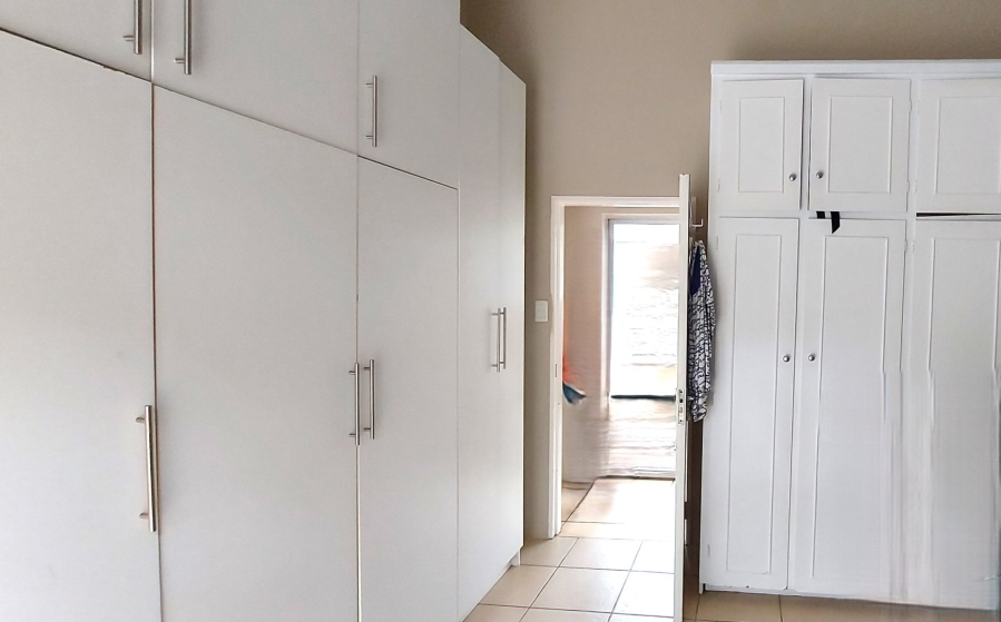 2 Bedroom Property for Sale in Bonza Bay Eastern Cape